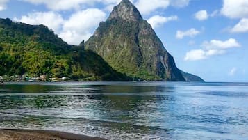 Beach nearby, sun loungers, beach towels