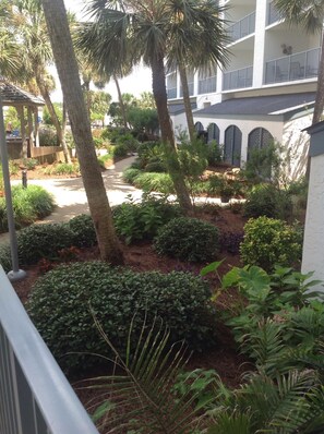 المنطقة المحيطة بالمنشأة