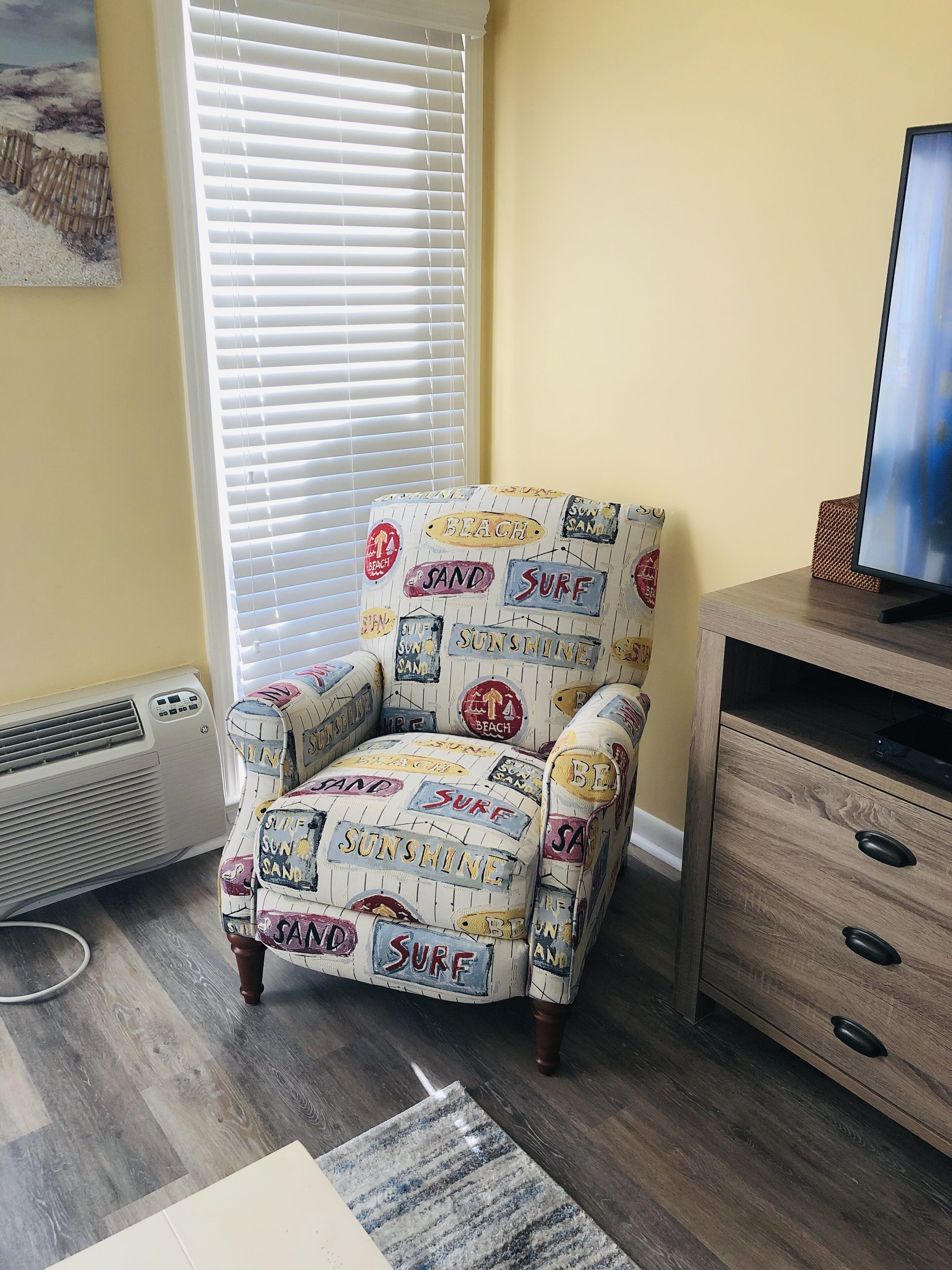 Oceanfront Condo w/ 2 pools, amazing views - immediate access to the beach!