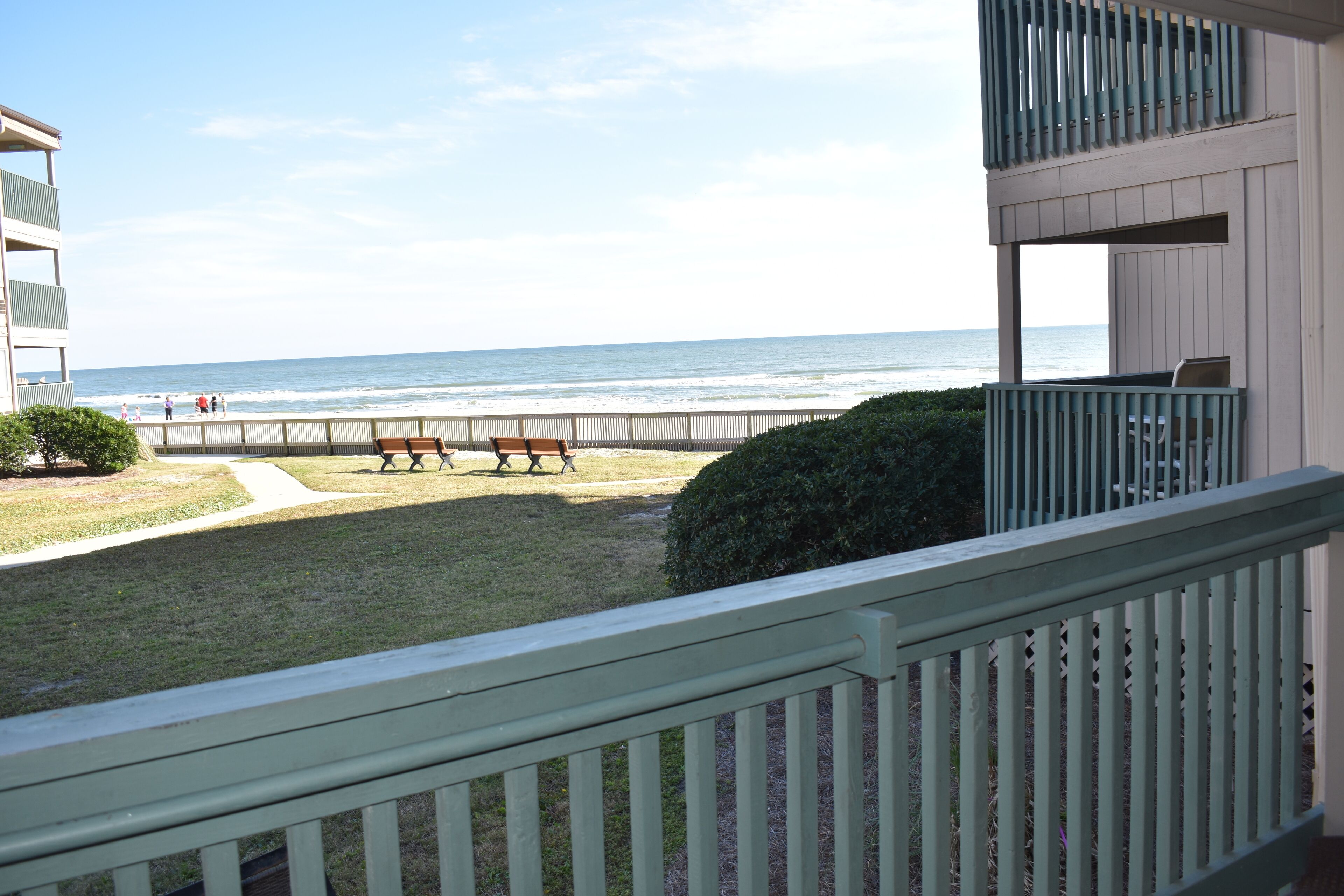 Oceanfront Condo w/ 2 pools, amazing views - immediate access to the beach!