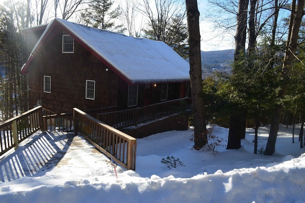Winter Retreat, less then 2miles from Okemo!