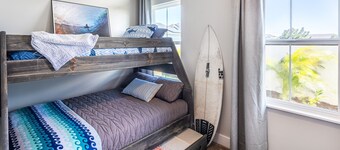 ブランドの新しい高級住宅、ショップ、ビー��チ、高級レストランまで徒歩圏内！