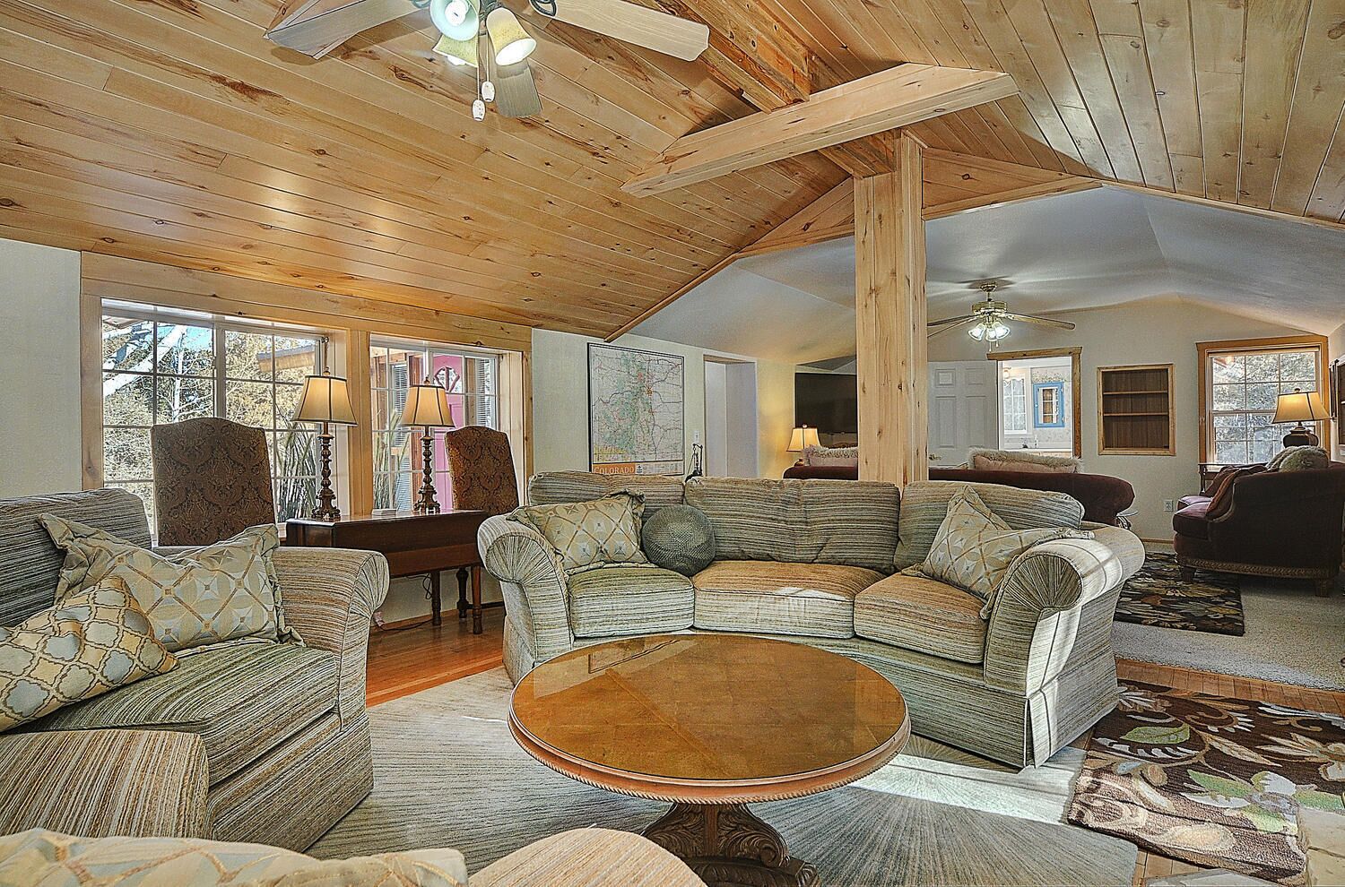 Idyllic Historic Log Cabin~Streamside~Forest Seclusion~Gated Privacy~Hot Tub