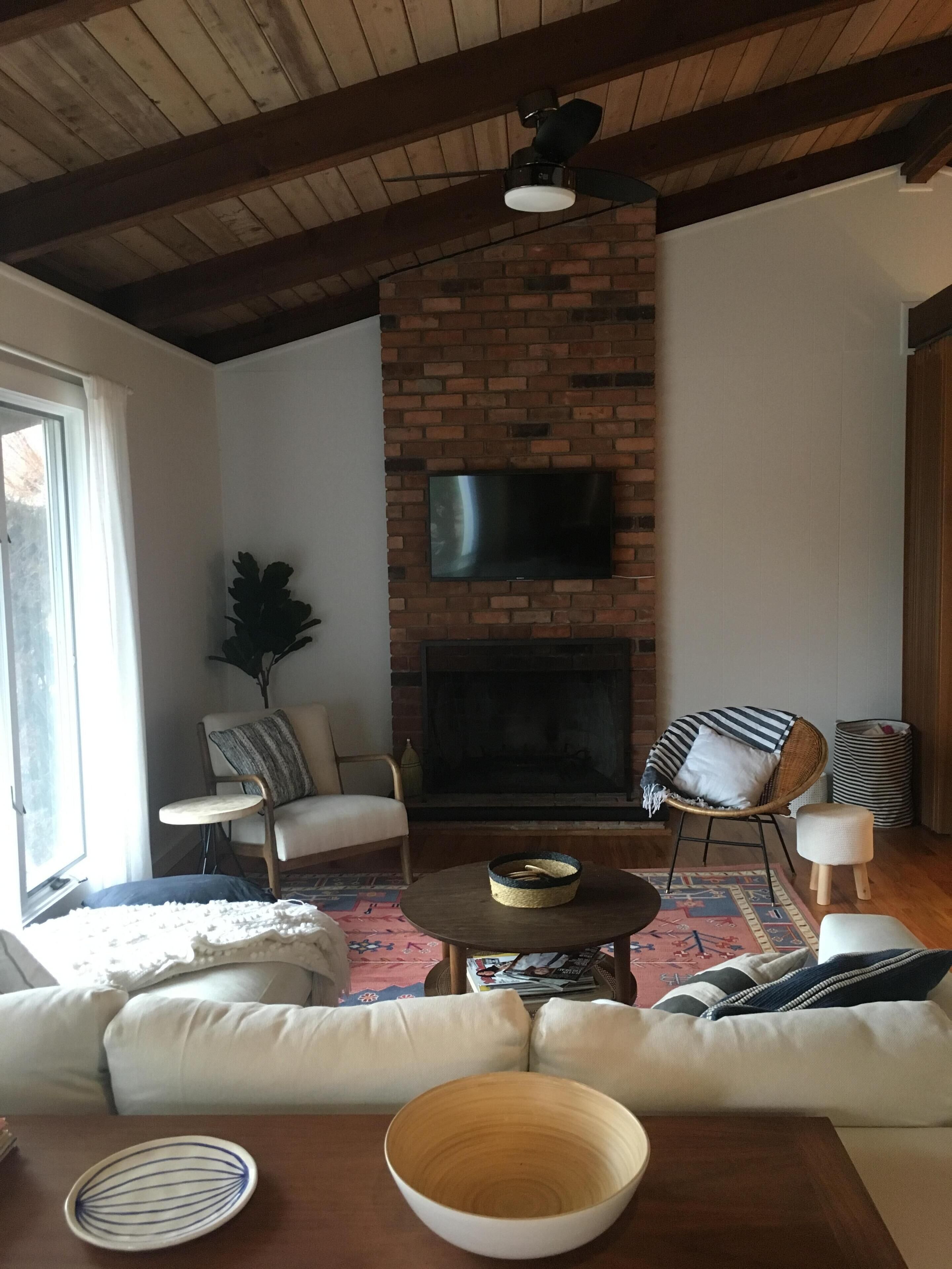 Bright 2BR: Pond Views & Walk To Beach