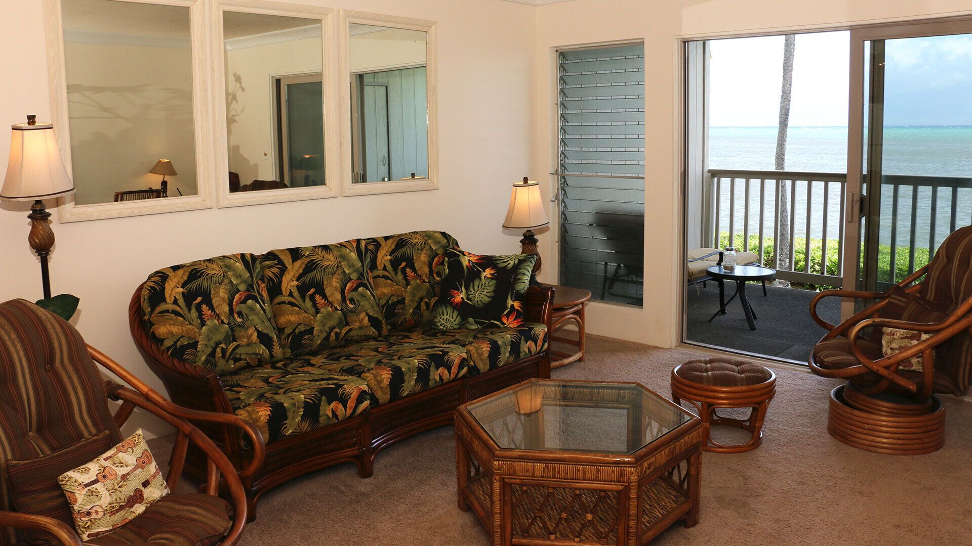 Oceanfront-Tropically Furnished Condo-Comfy