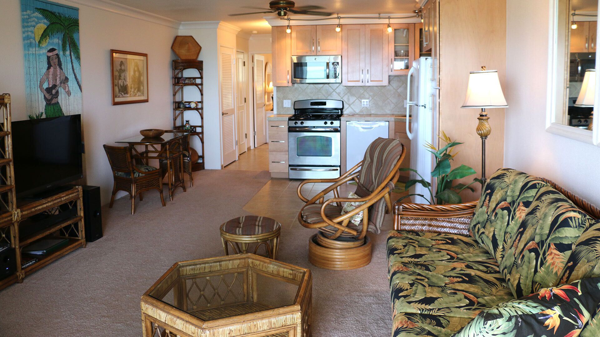 Oceanfront-Tropically Furnished Condo-Comfy