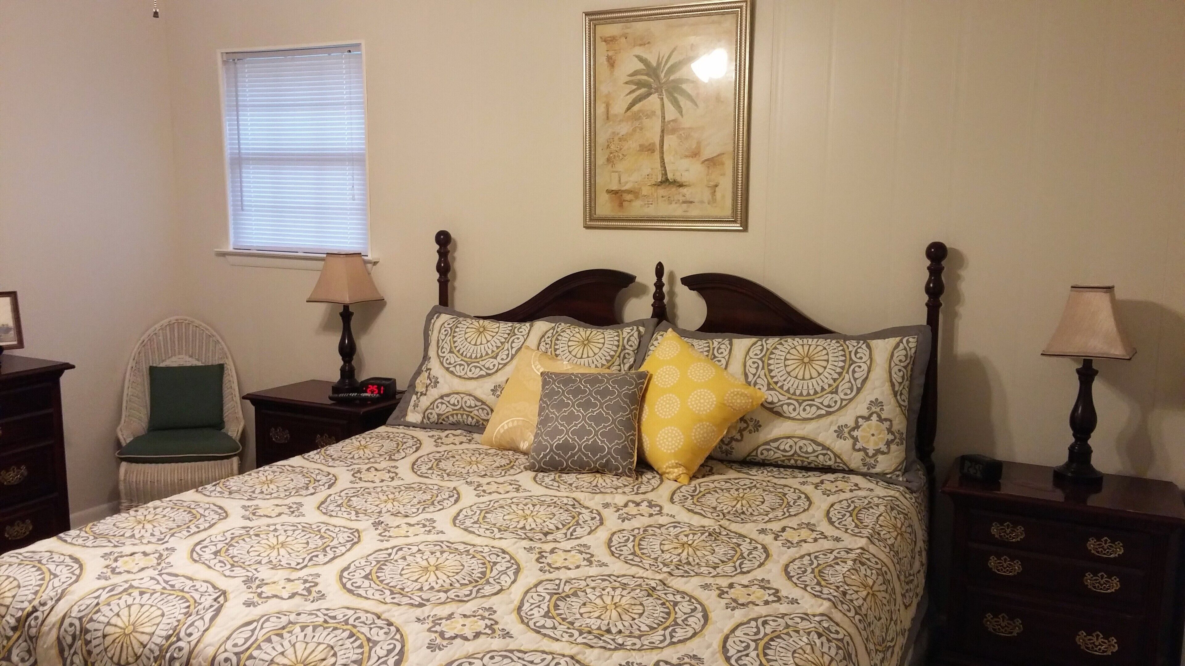 'Southern Comfort'  Only 2 Blocks from the Beach!