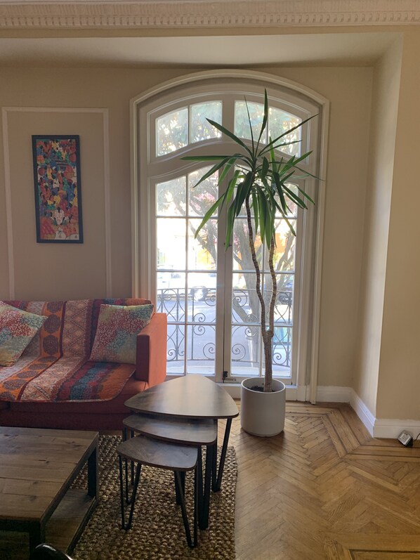 Smart TV, fireplace, table football, books - Newly avail. 4BR SF house, top loc, 3 park (San Francisco)