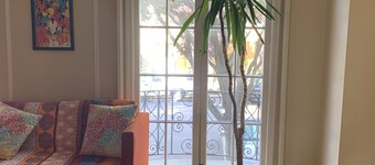Newly avail. 4BR SF house, top loc, 3 park