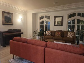 Smart TV, fireplace, foosball, books