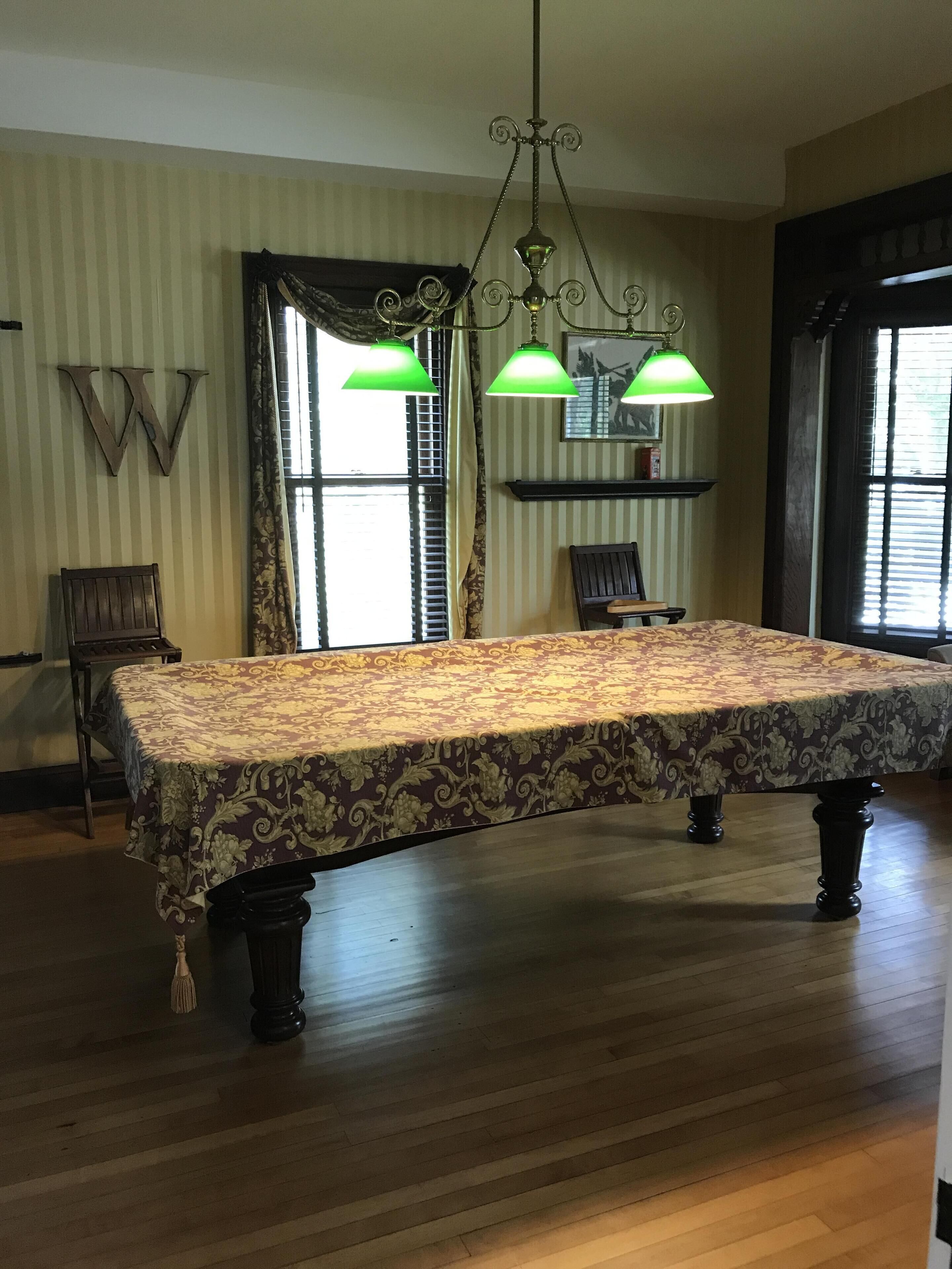 Huge Luxe Williamstown Updated Victorian,  All Ensuite Baths, Walk to Spring St!