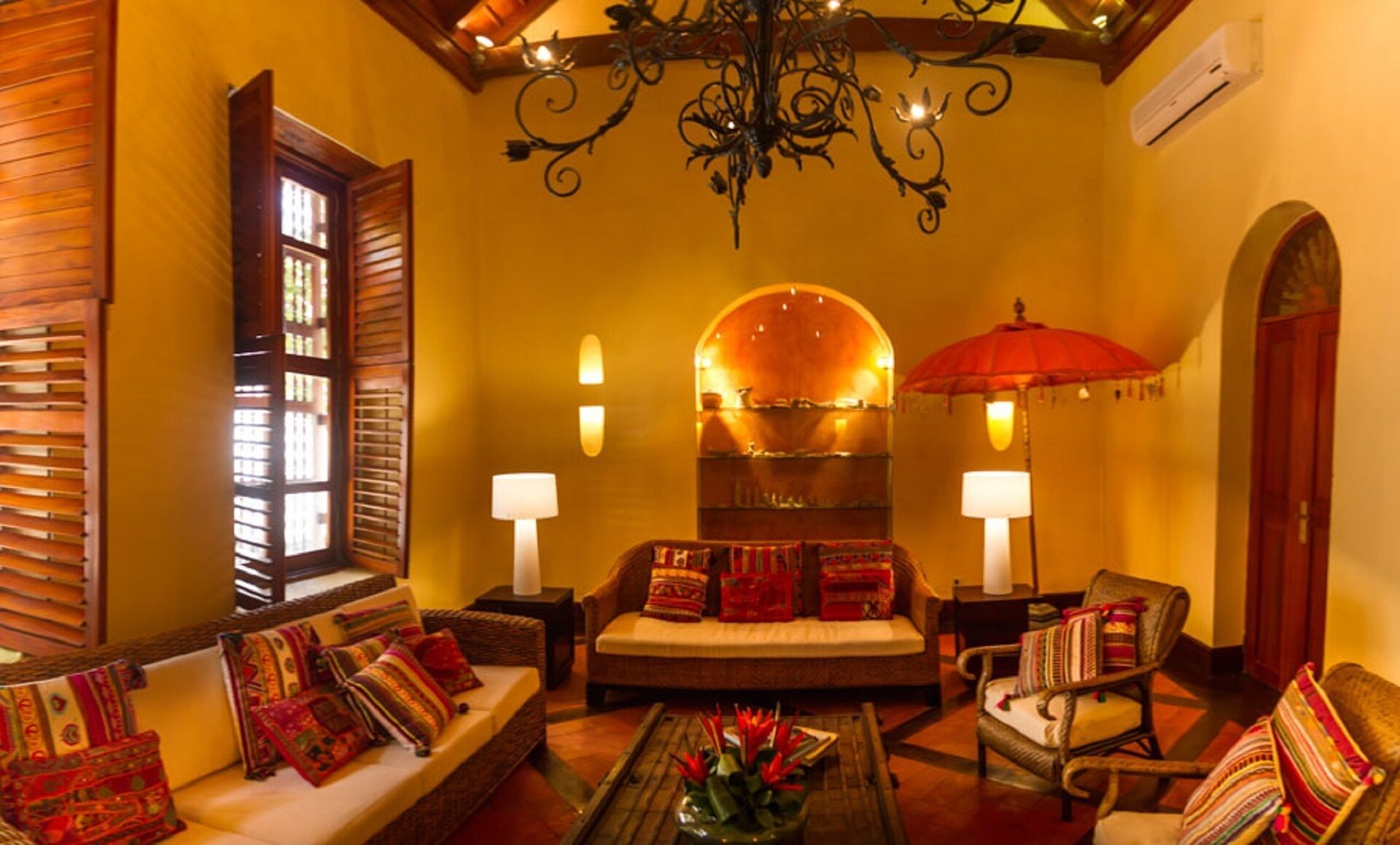 Pierre Casa Boutique, 7 BedRooms,2 pools, Old City Lux Mansion