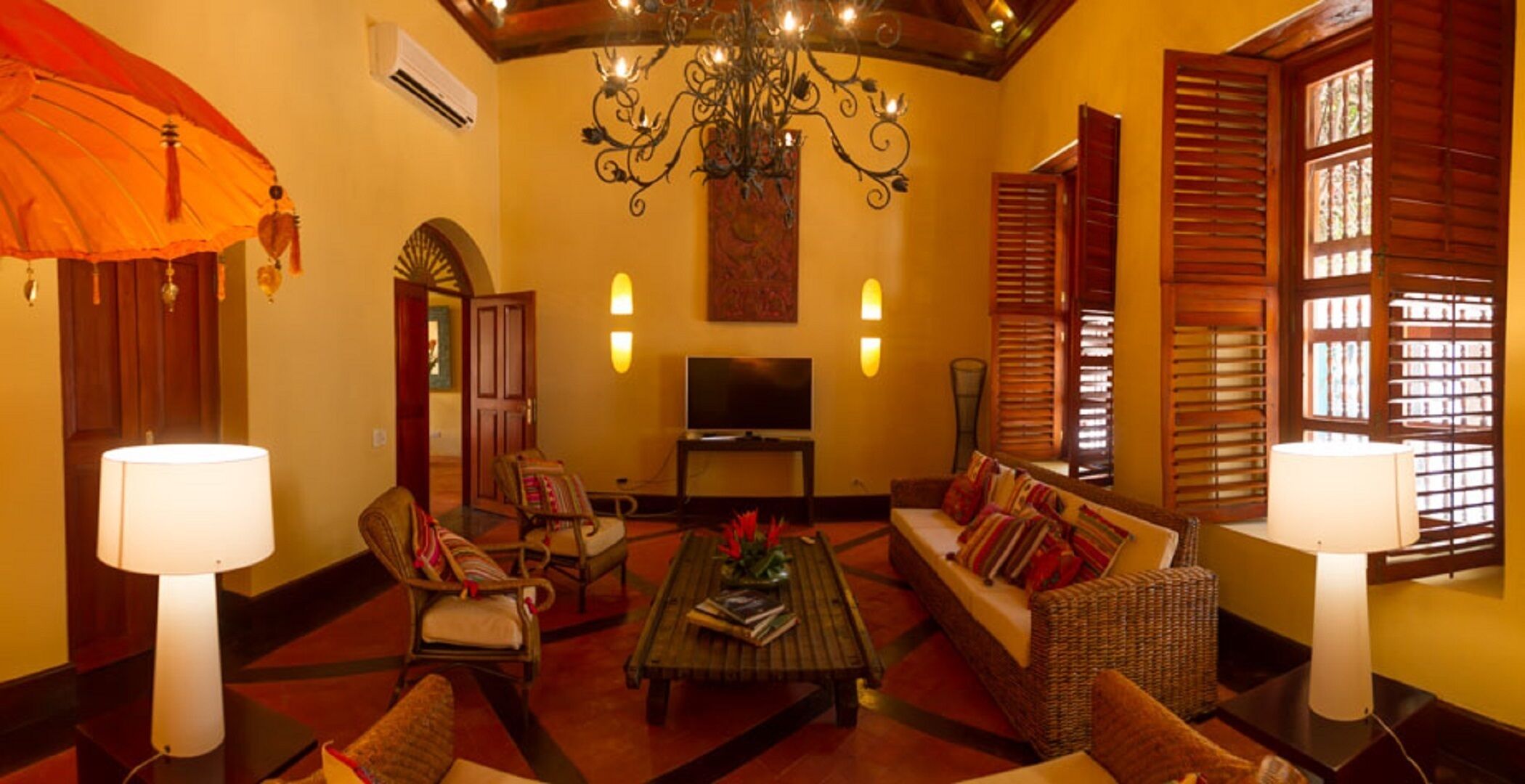 Pierre Casa Boutique, 7 BedRooms,2 pools, Old City Lux Mansion