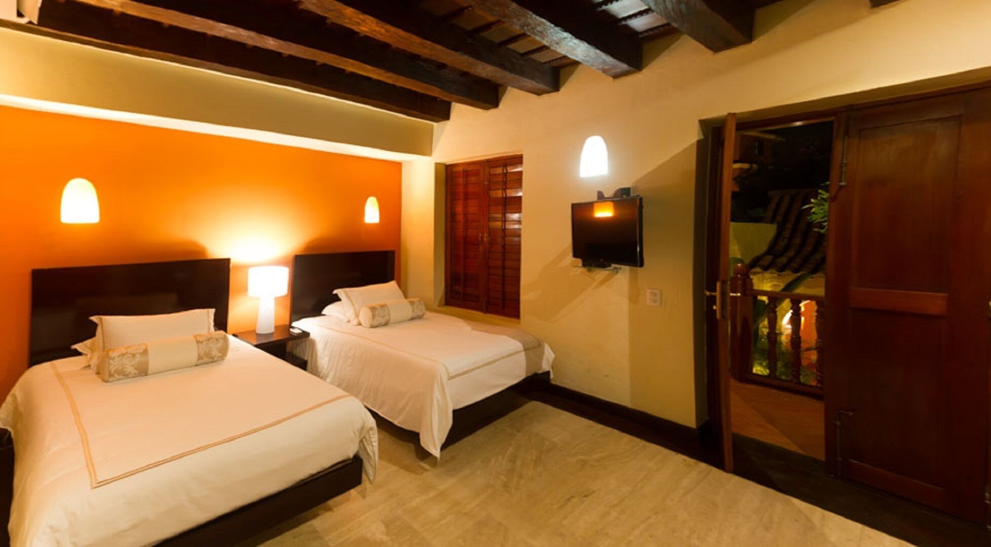 Pierre Casa Boutique, 7 BedRooms,2 pools, Old City Lux Mansion