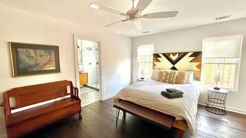 3 bedrooms, desk, iron/ironing board, free WiFi