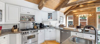 Spacious Two Story Penthouse Condo in Center of Downtown Telluride