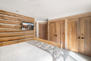 3 Schlafzimmer, Schreibtisch, Bügeleisen/Bügelbrett, kostenloses WLAN