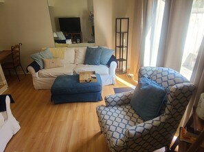 2 bedrooms, desk, iron/ironing board, travel crib