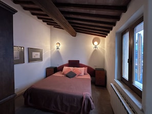2 bedrooms, iron/ironing board, free WiFi, bed sheets - Beautiful Residence in the Old Town (Montepulciano)