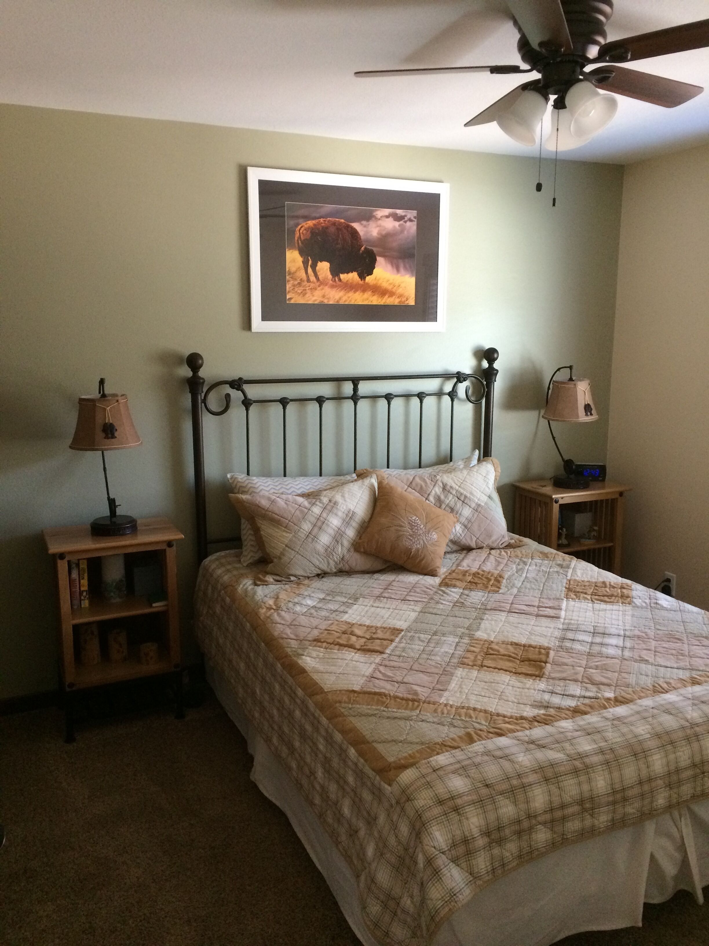 River Cabin - Close to Downtown, YMCA, and R.M.N.P.