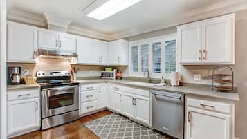 Fridge, microwave, dishwasher, coffee/tea maker