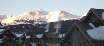 Stunning Ski Home with Mtn Views, Complimentary Shuttle to Breck, Highly Rated!