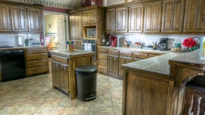 Coffee/tea maker - LARGE HOME ON THE BEAUTIFUL QUITE FRIO RIVER (Leakey)