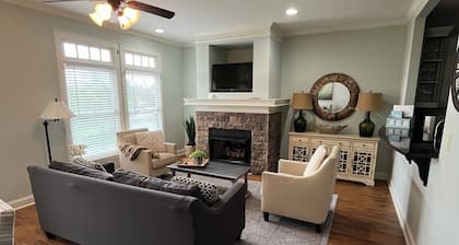 Luxury 3 BR Townhome Chatuge! Katettu telakka, kajakit, kanootit, P-lautaset mukana!