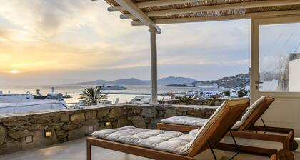 Mykonos Supreme Town House mit herrlichem Blick, Pool und privatem Parkplatz - 2BR