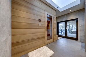 Interior - Pinnacle Ridge 3&4 - 7,000 sq. ft, Ski in Ski out, Private Hot Tub, Sauna, Billiards (Whistler)