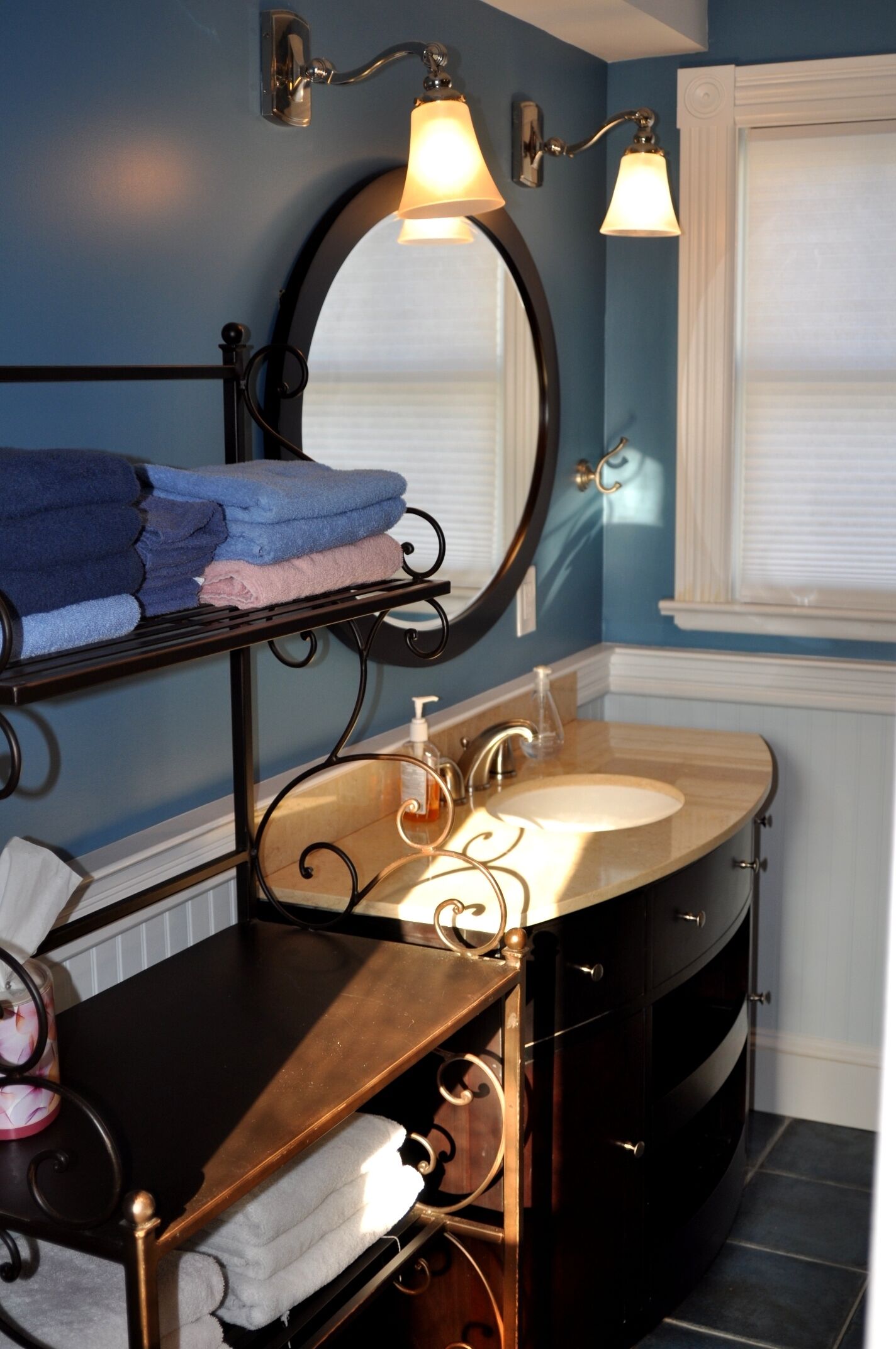 Beautiful Home on Corner Lot with garden barbeque patio