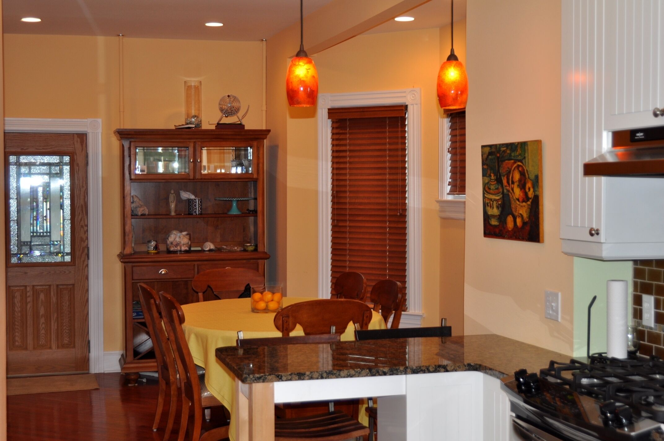 Beautiful Home on Corner Lot with garden barbeque patio