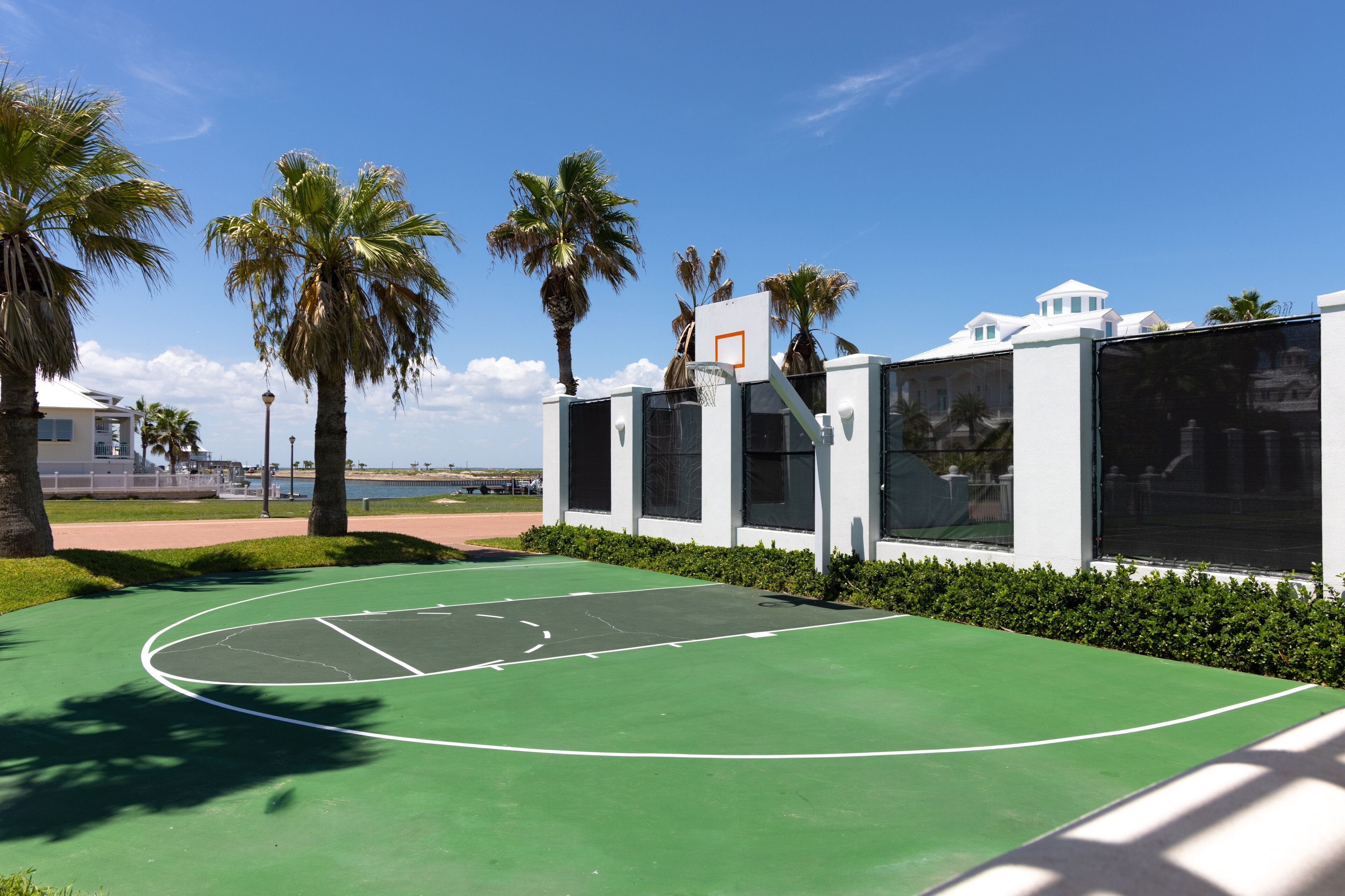 Casa, 6 habitaciones | Cancha deportiva