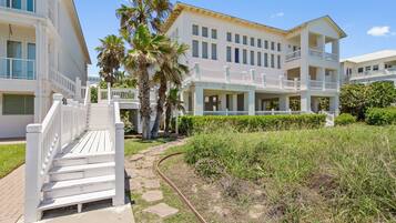 House, 6 Bedrooms | Exterior