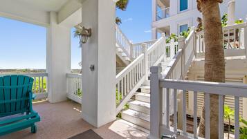 House, 6 Bedrooms | Terrace/patio
