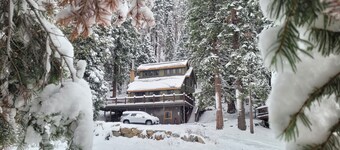 Strawberry / Tahoe Mountain Getaway-Family Friendly w / Table de billard et une vue imprenable
