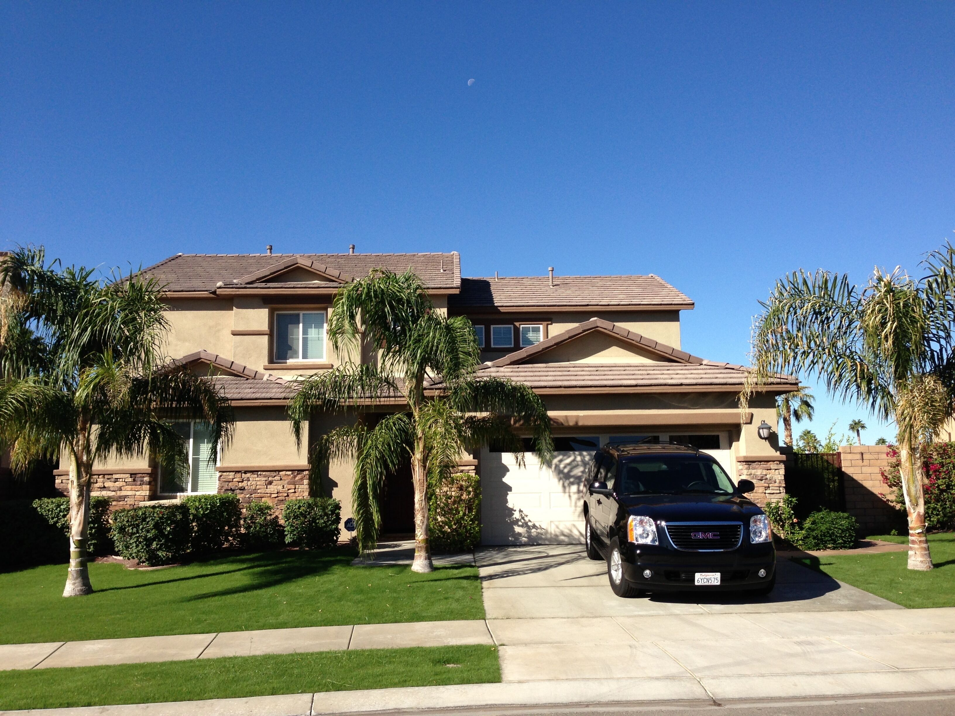 Palm Desert House 5 bedrooms with backyard pool and Spa