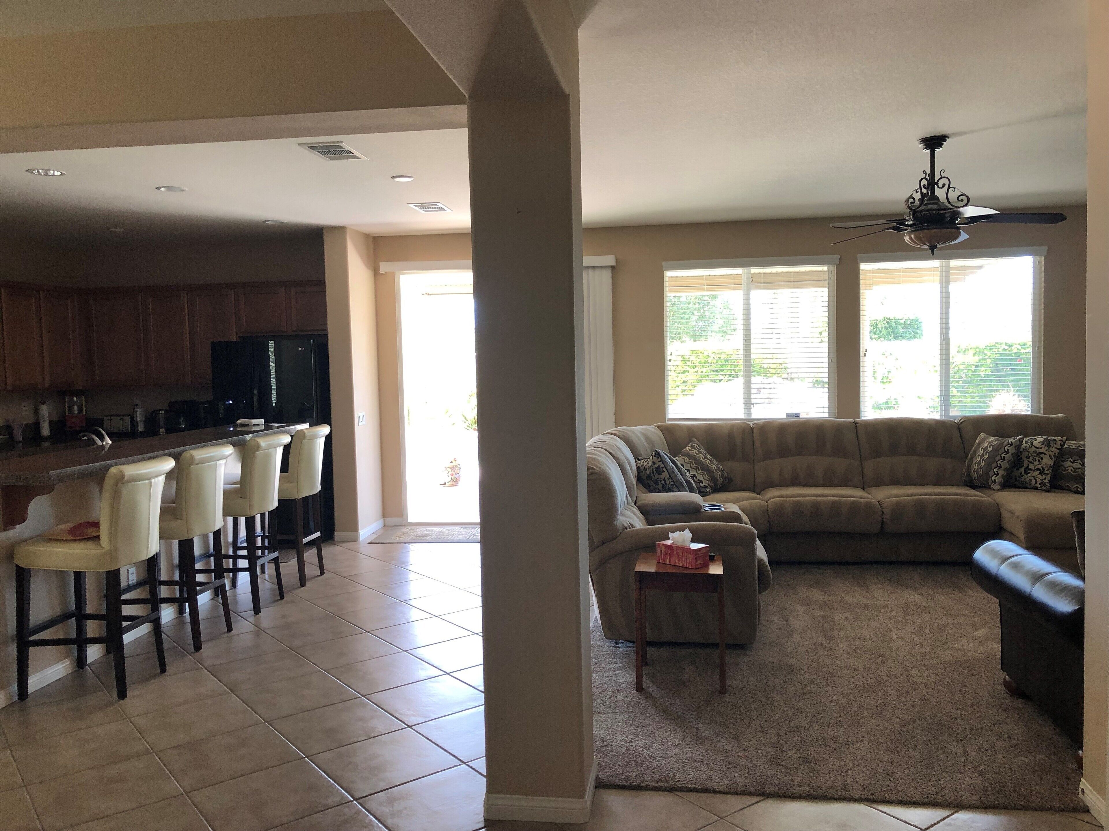 Palm Desert House 5 bedrooms with backyard pool and Spa