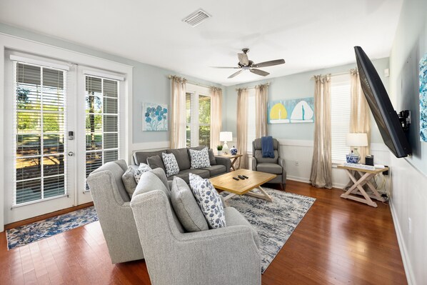 House, 4 Bedrooms | Living area