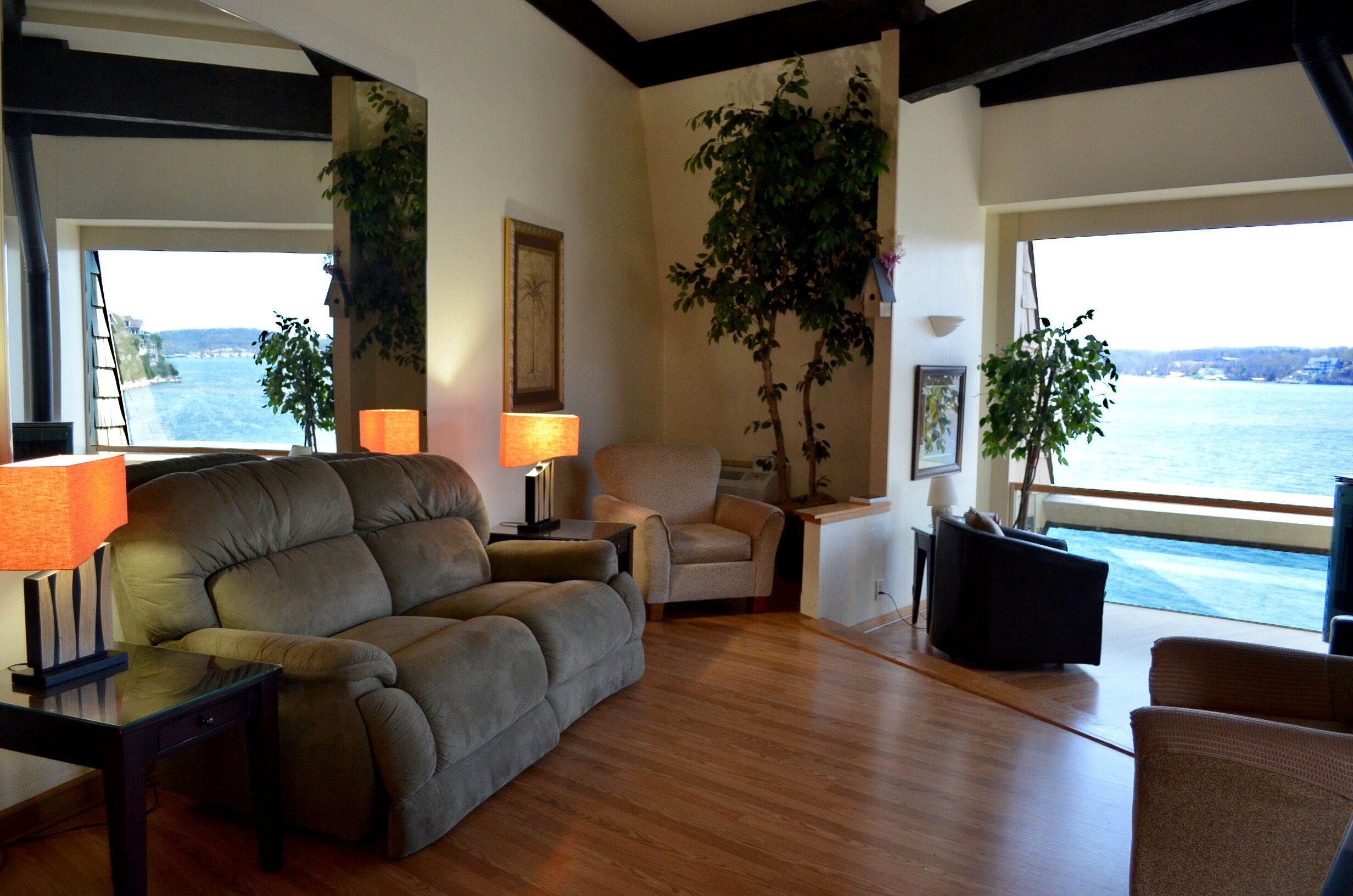 Best panoramic view of the lake! Winters by the fire or sun deck in the summer