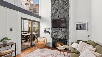 Townhome, 4 Bedrooms | Living area