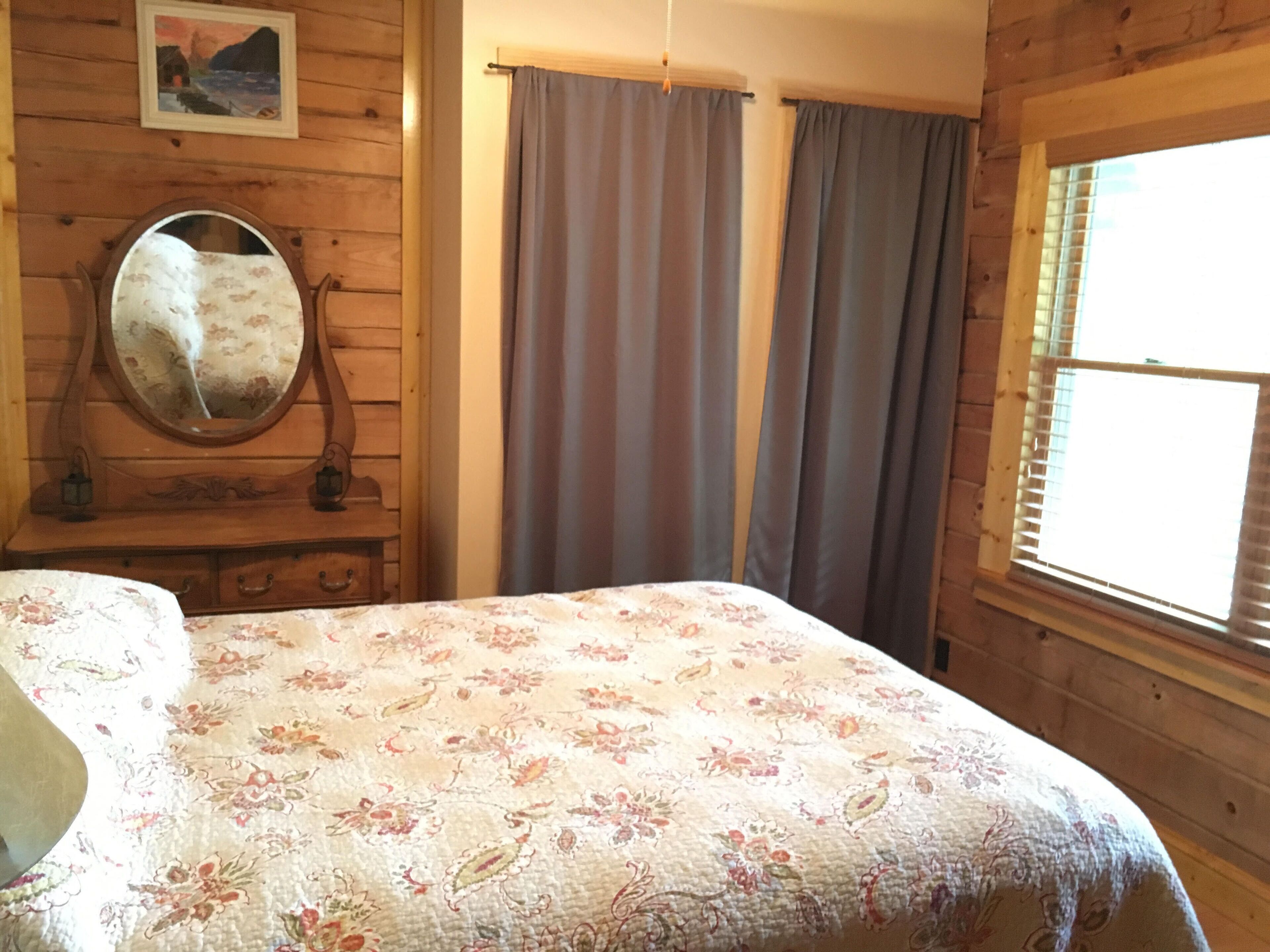 Beautiful Lake View Log Cabin Lake Anna VA  with Private Dock