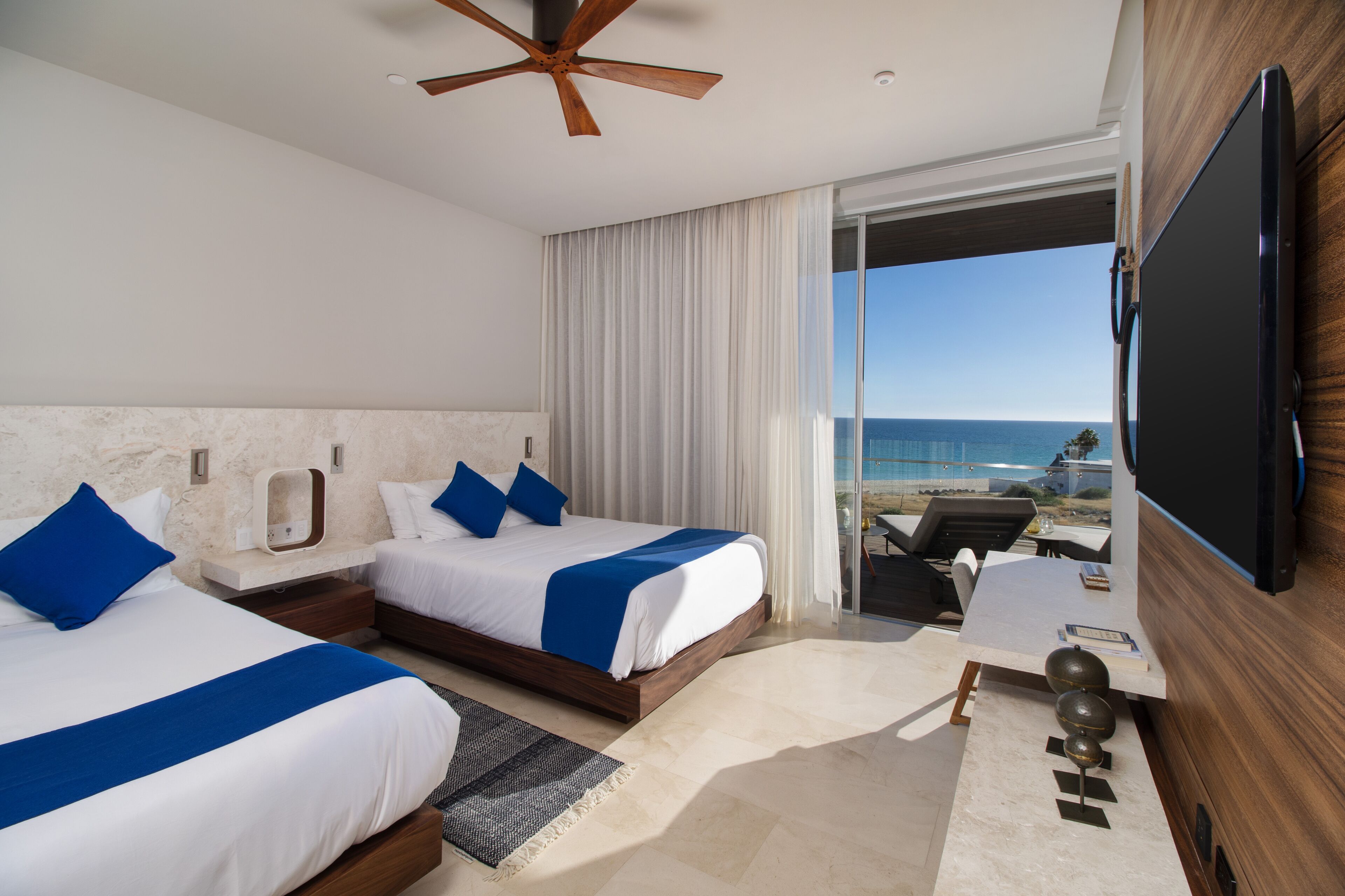 Luxurious & Beautiful 3 BD Condo with an amazing view to the Sea of Cortez