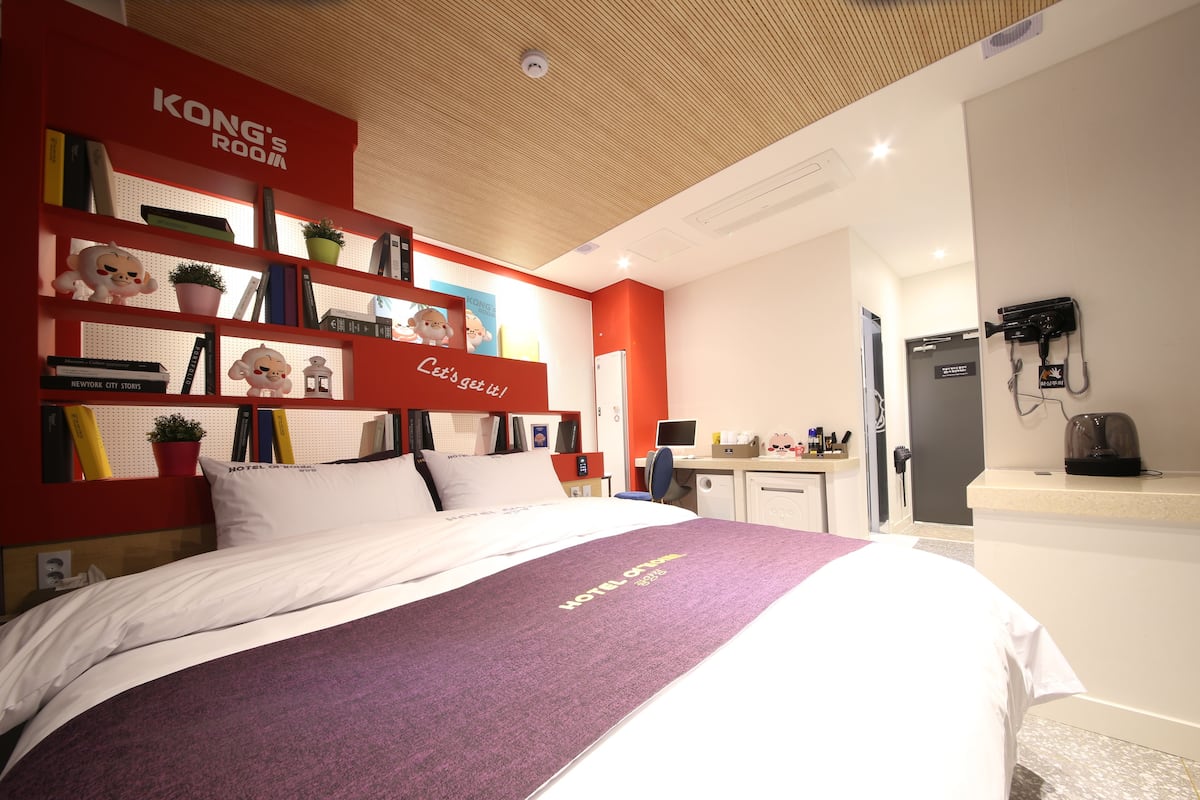 Quarto casal com design assinado | Individualmente decorados, individualmente mobiliados, cortinas blackout