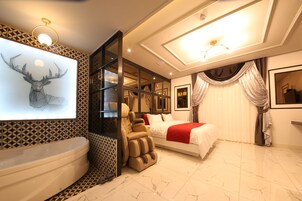 Standard Double Room | Individually decorated, individually furnished, blackout drapes