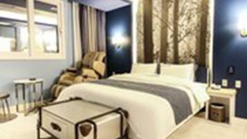 Standard Double Room | Individually decorated, individually furnished, blackout drapes