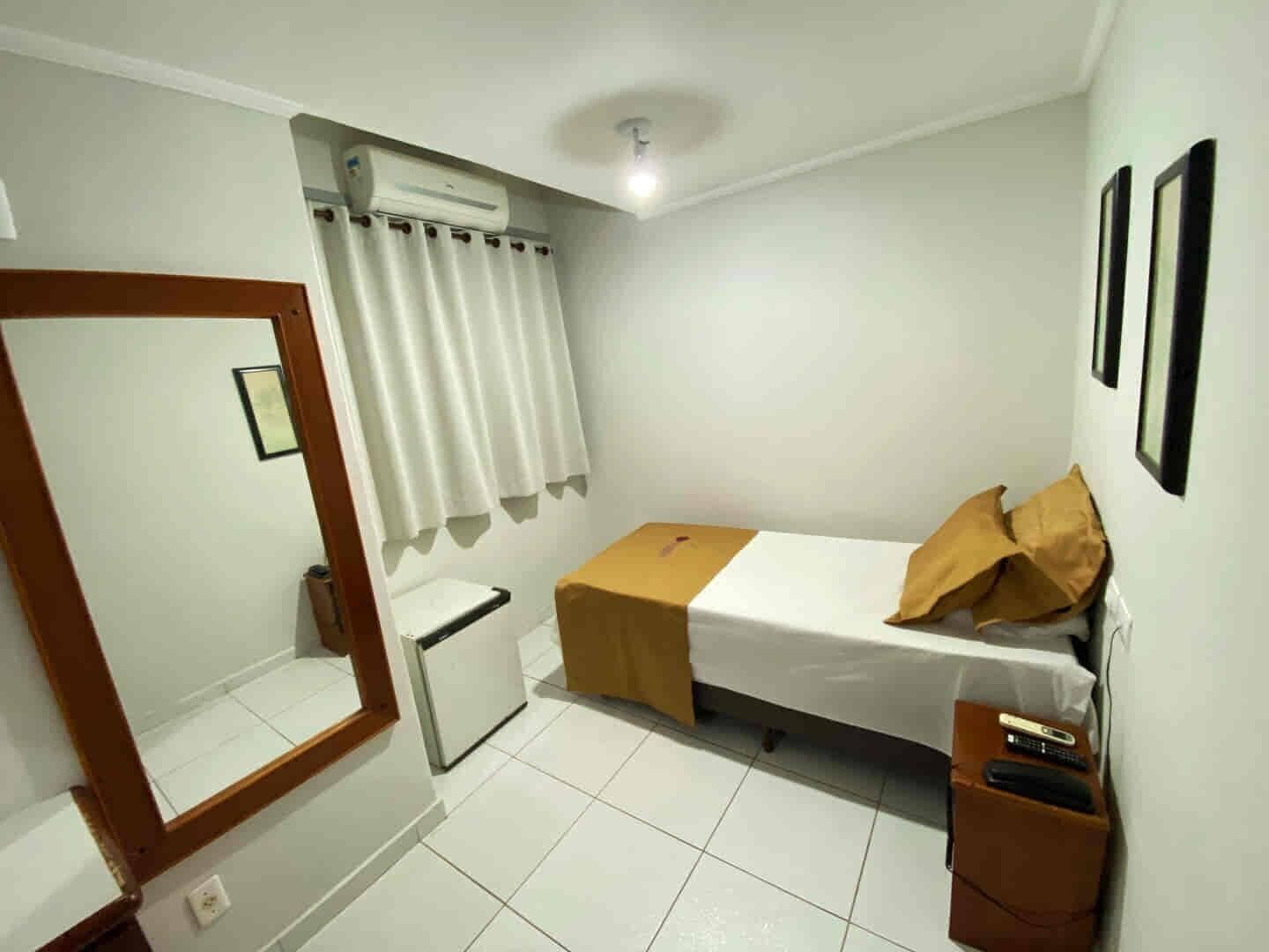 Enkeltrom – superior, 1 enkeltseng, ikke-røyk | Allergitestet sengetøy, minibar, skrivebord og wi-fi (inkludert)