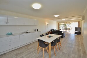 Dining - Kalbarri Waters A - Kalbarri, WA (Kalbarri)