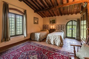 7 bedrooms, travel crib, WiFi, bed sheets - Villa Rocco, Traditional Luxury Near Town (Monsummano)