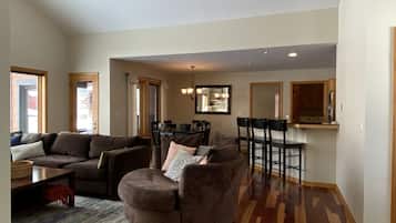 Smart TV, fireplace, DVD player, books